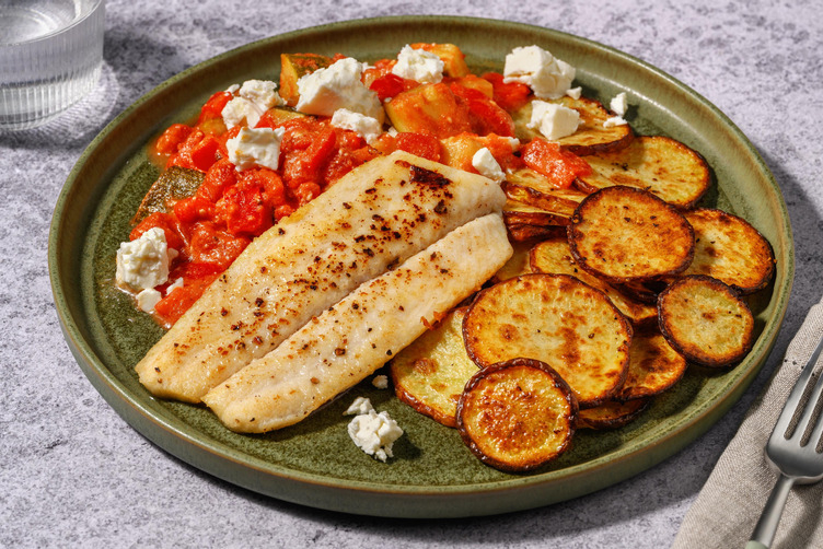 Fischfilet auf Tomaten-Gemüse mit Bio-Feta