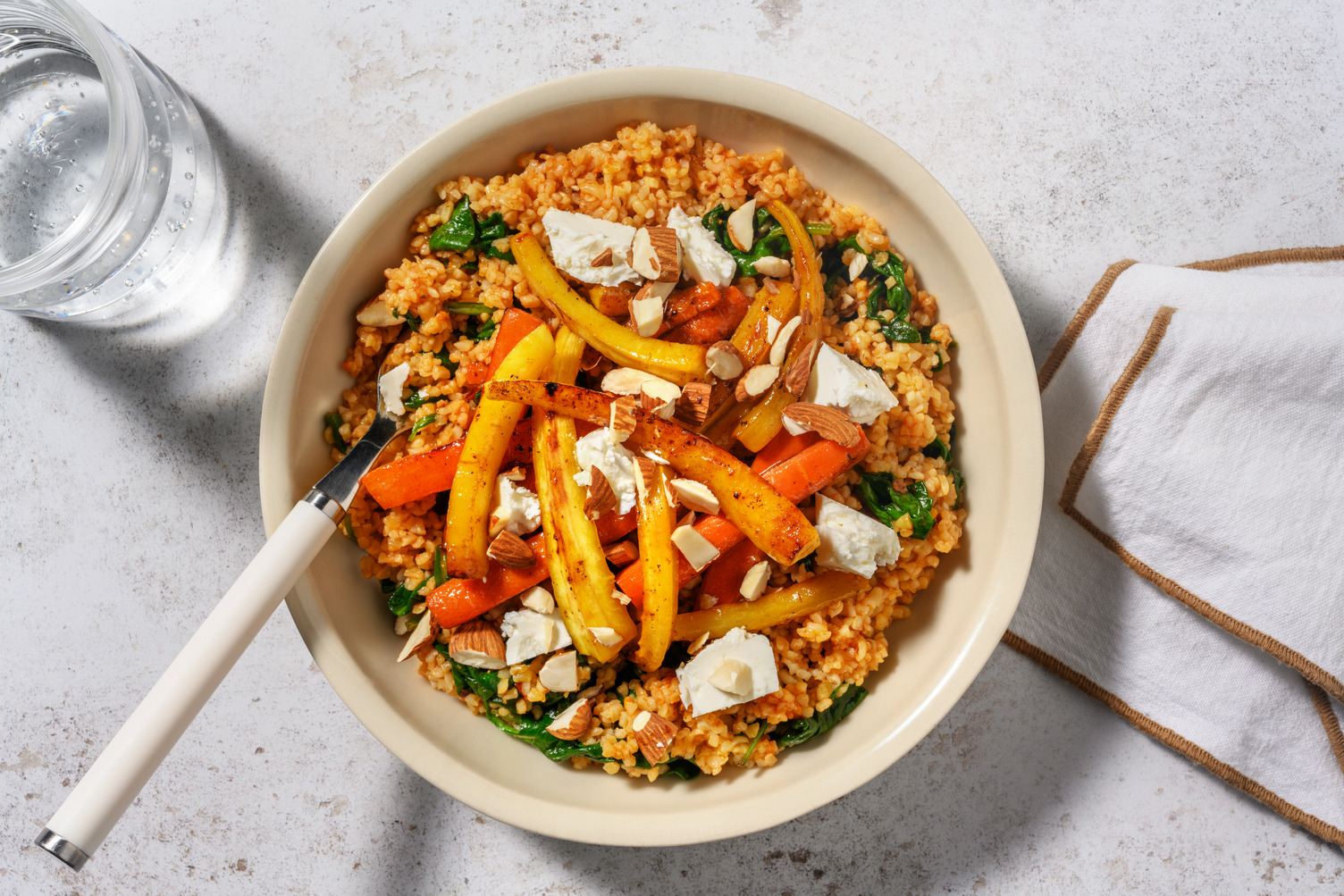 Boulgour garni de carottes rôties et feta