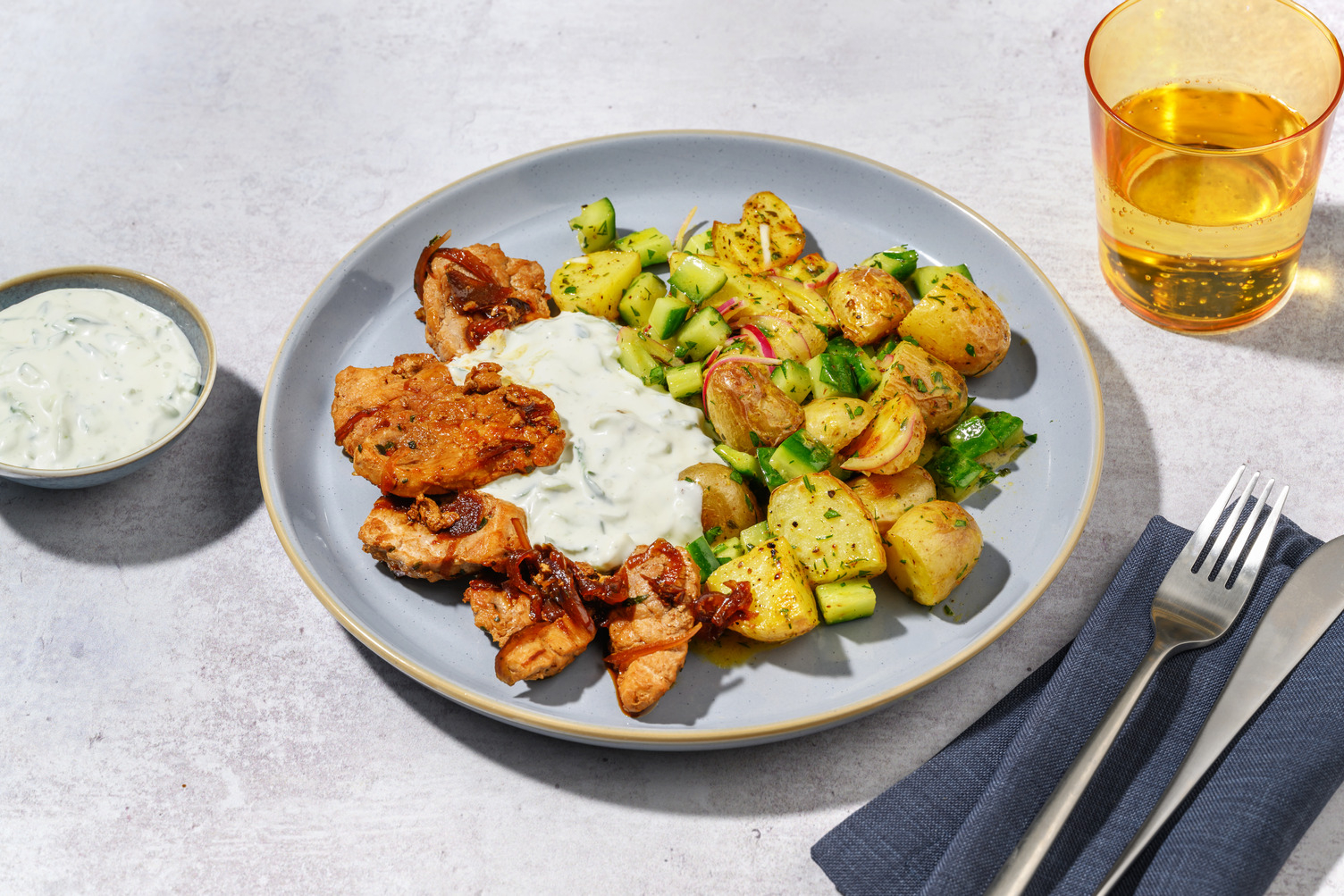 Bio-Hähnchen Gyros-Art mit Kartoffelsalat 