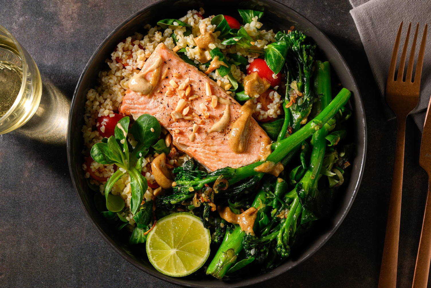 Saumon et broccolini en sauce au tahini