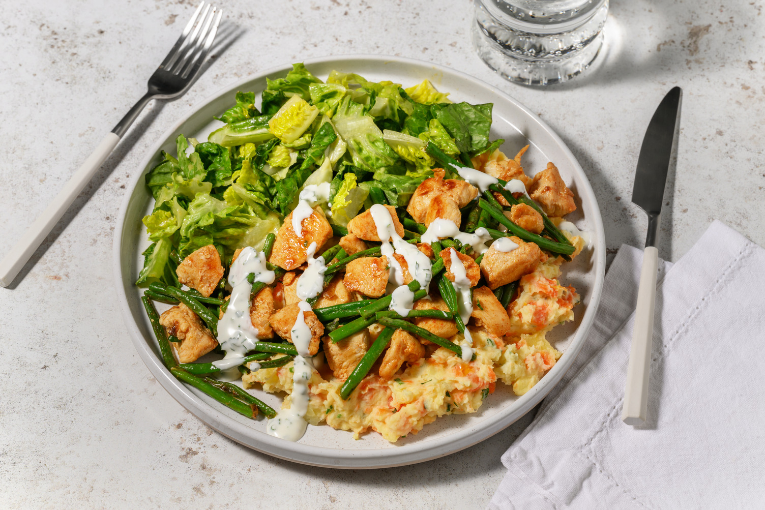 Hähnchengeschnetzeltes auf Kräuter-Kohlrabistampf