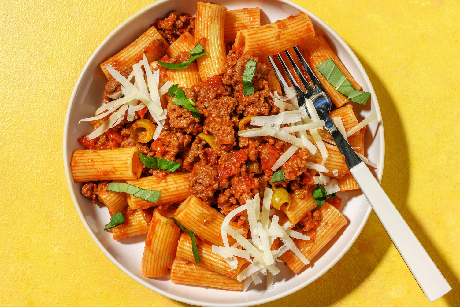 Pasta in Bio-Rinderhack Tomatensoße
