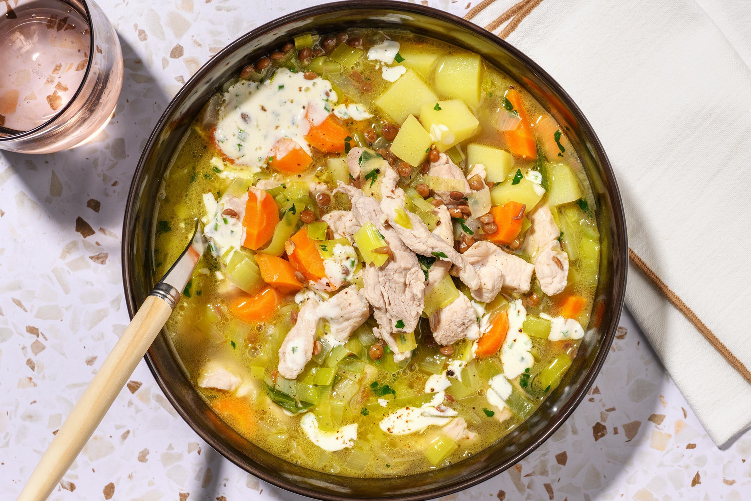 One-Pot-Linseneintopf mit Bio-Schweinefleisch