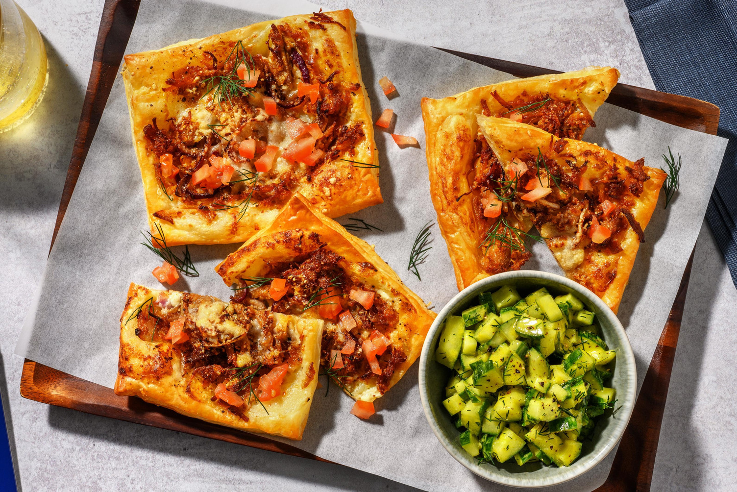 Tartelettes Pulled Pork mit Gurken-Dill-Salat