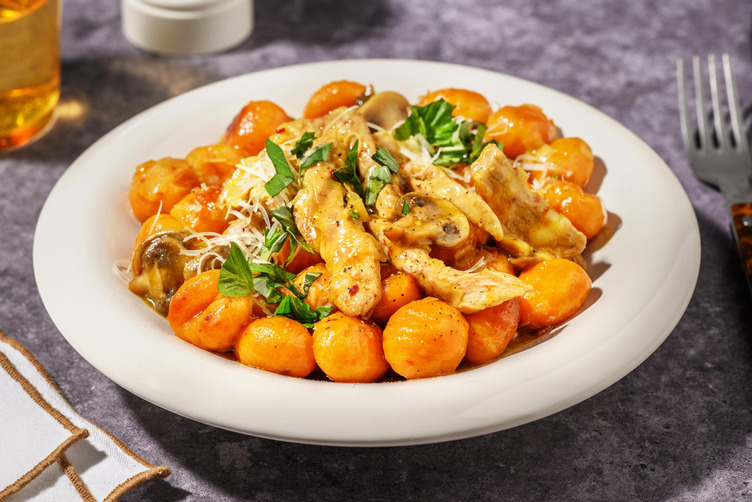 Süßkartoffelgnocchi-Pfanne mit Bio-Schweinefleisch