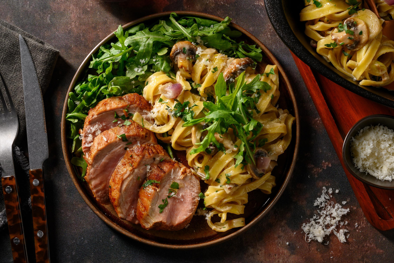 Varkenshaas met verse tagliatelle in truffel-roomsaus