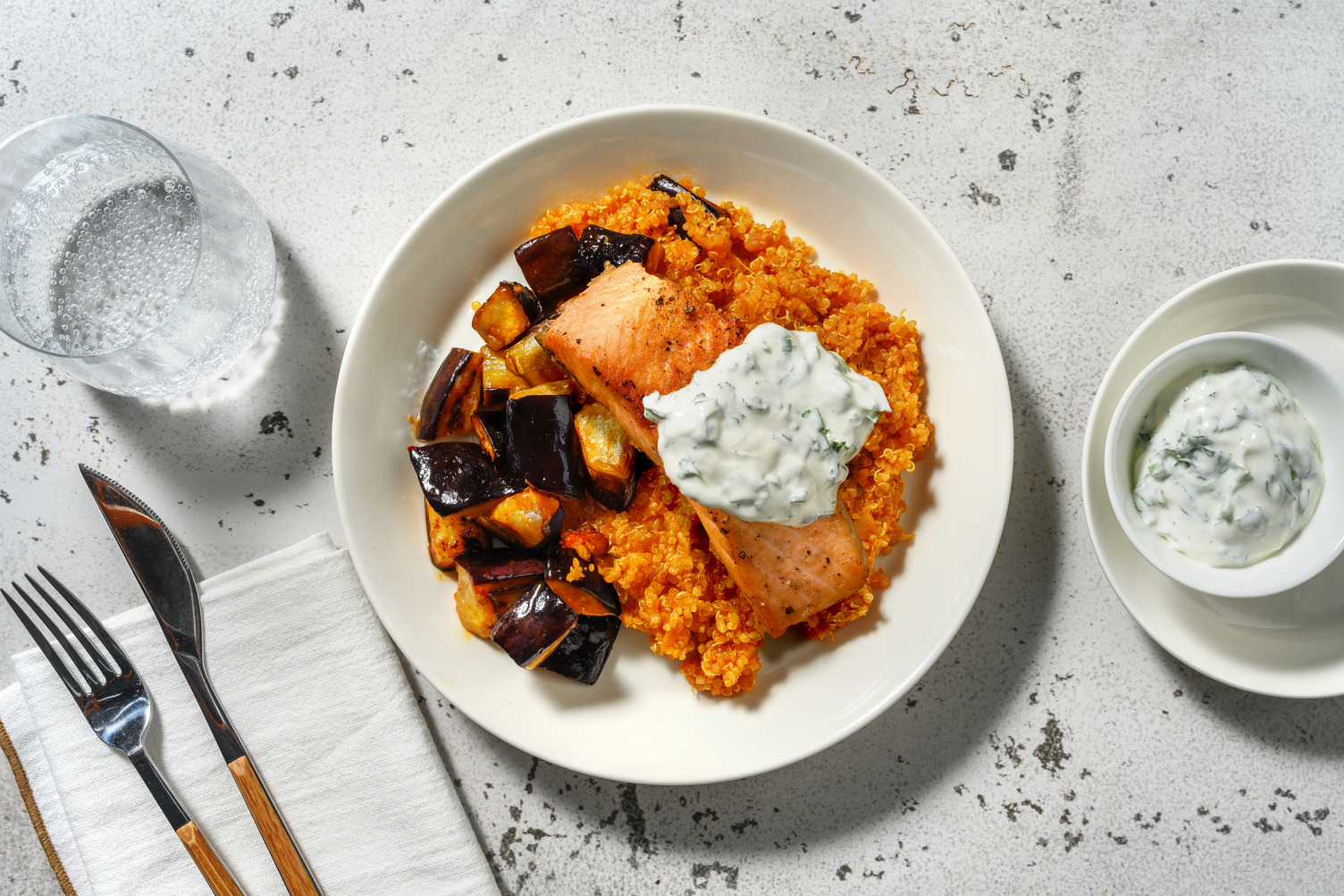 Harissa-Lachsfilet mit Aubergine