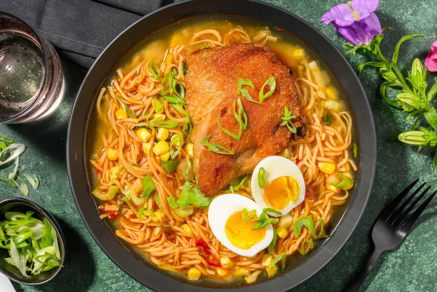 Luxe miso ramen met gekonfijte eendendijfilet