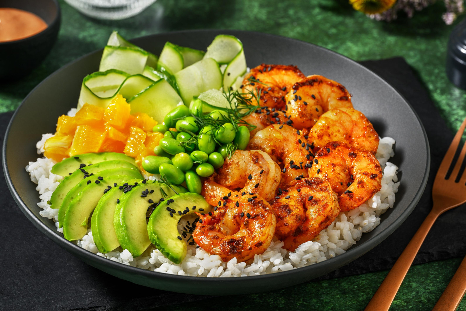 Fusion pokébowl met garnalen