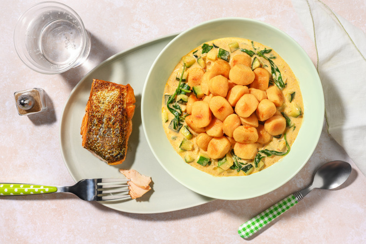 Gnocchi in Pesto-Cremesoße mit Lachsfilet