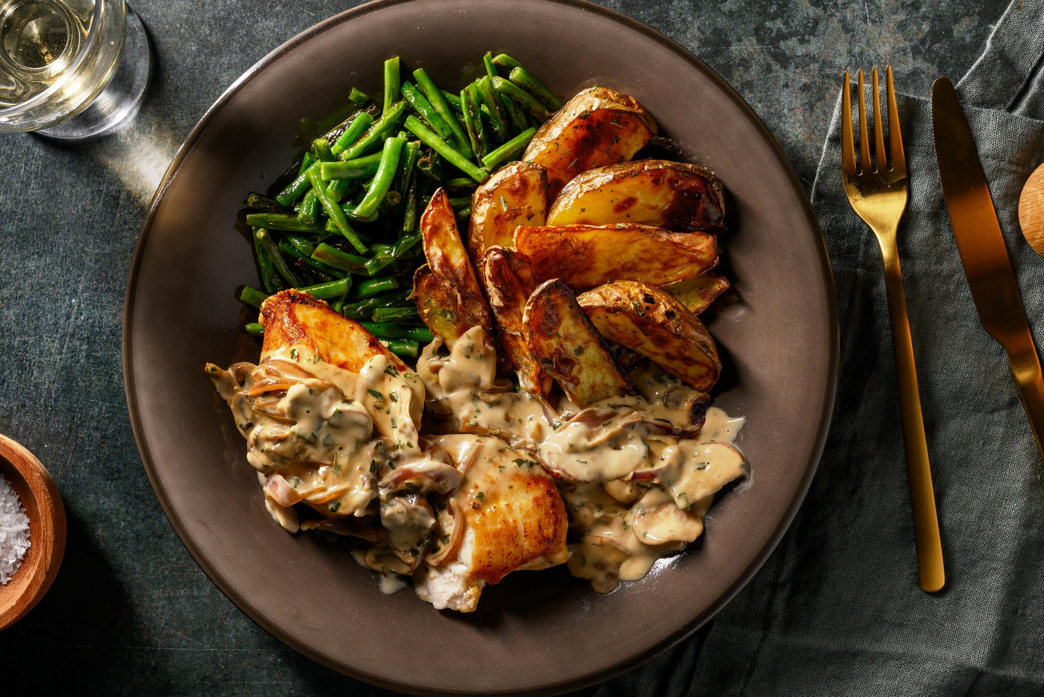 Filet de poulet en sauce crémeuse aux champignons