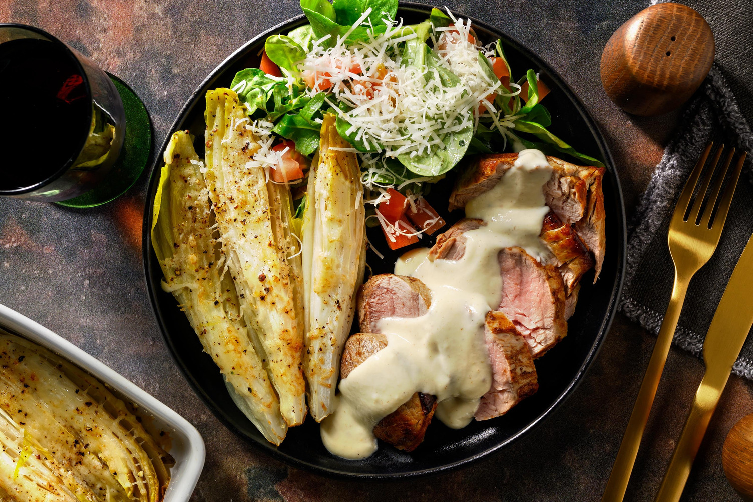 Varkenshaas met Parmigiano-witlofgratin