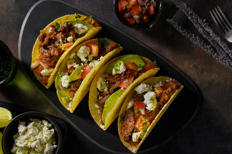 Taco's met steak, avocado en koriander