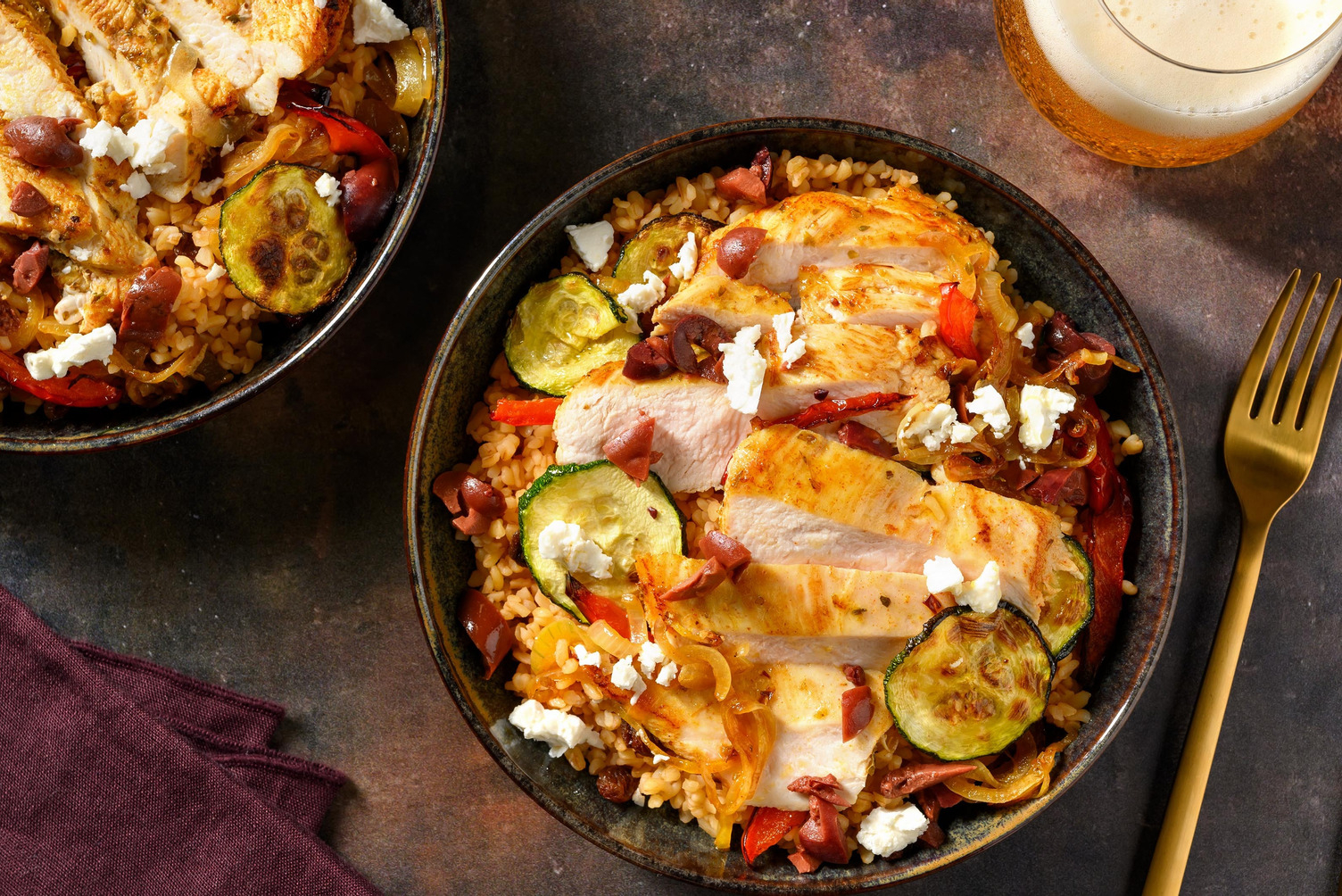 Poulet à la méditerranéenne, fromage à la grecque et olives de Kalamata
