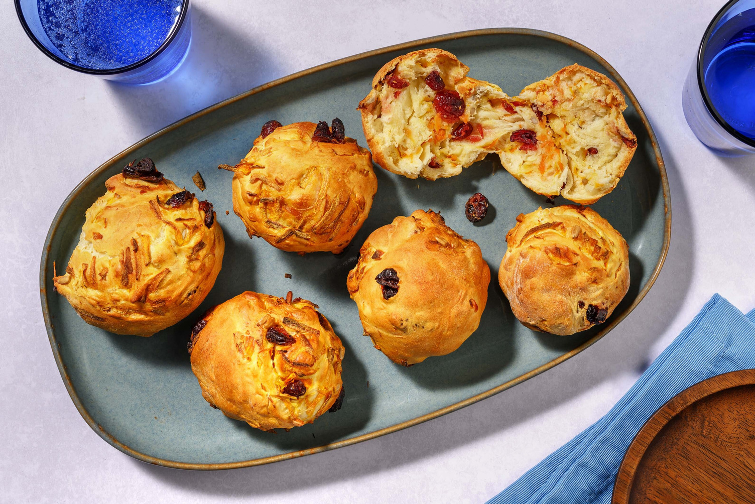 Morotsfrallor på färdig deg