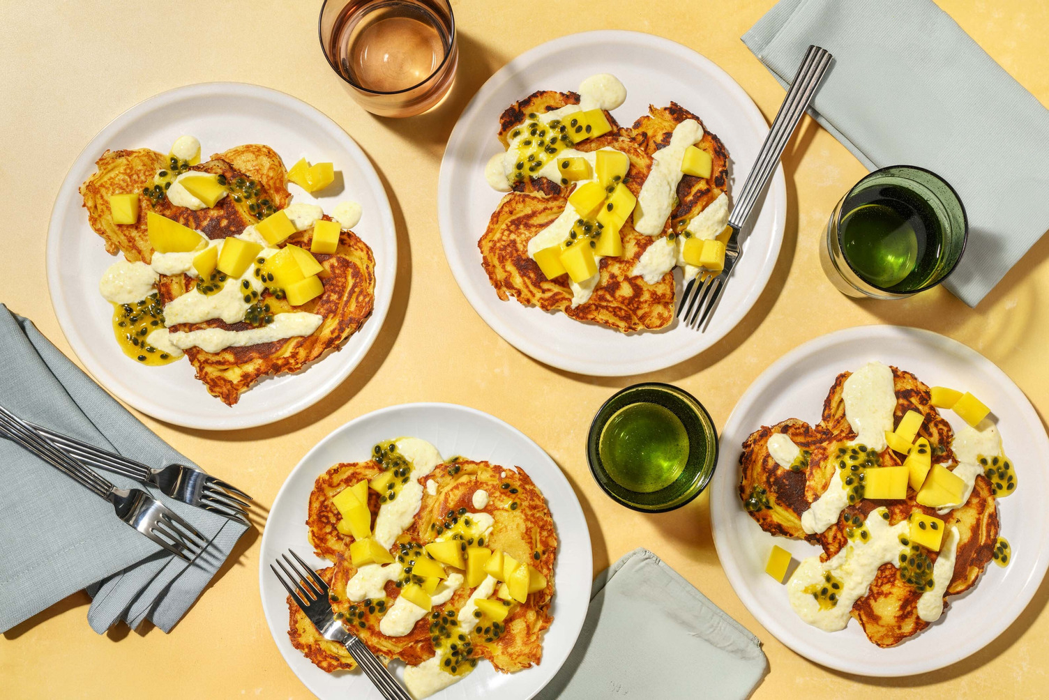 Pancakes with mango yoghurt