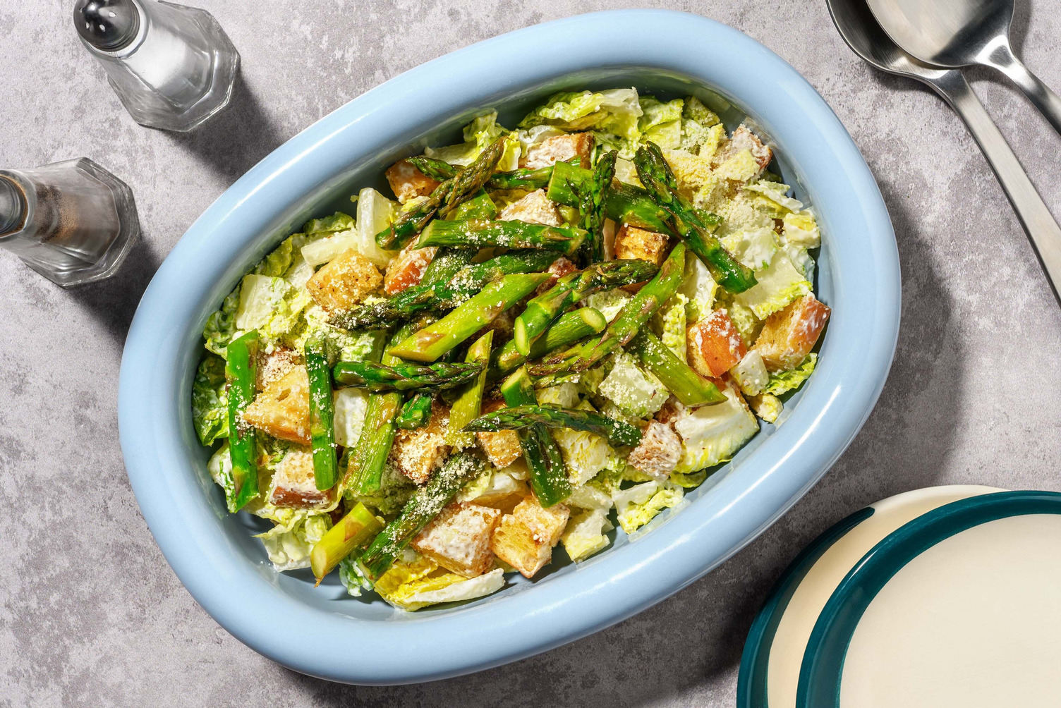 Cæsarsalat med grønne asparges