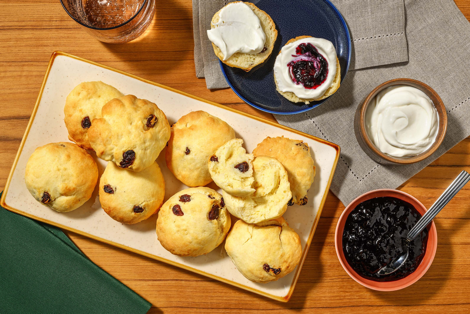 Bakbox | Paddington's scones met zelfgemaakte clotted cream