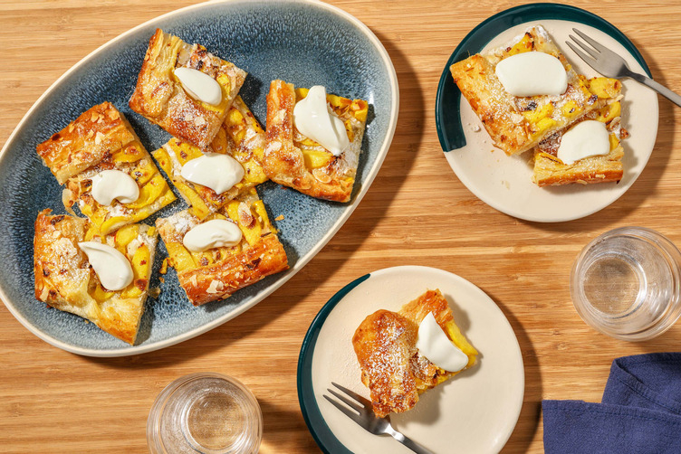 Nectarinegalette met amandelschaafsel