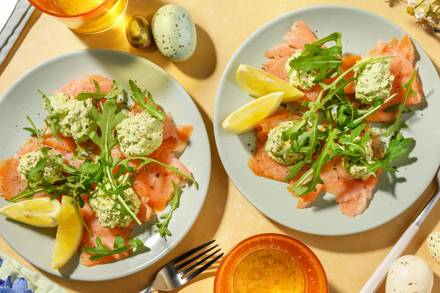 Entrée de Pâques : saumon fumé et crème d'avocat