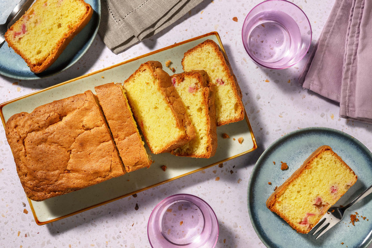 Zelfgemaakte rabarbercake