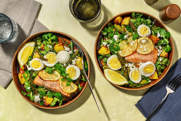 Gebakken zalm met citroen, asperges en geroosterde aardappel