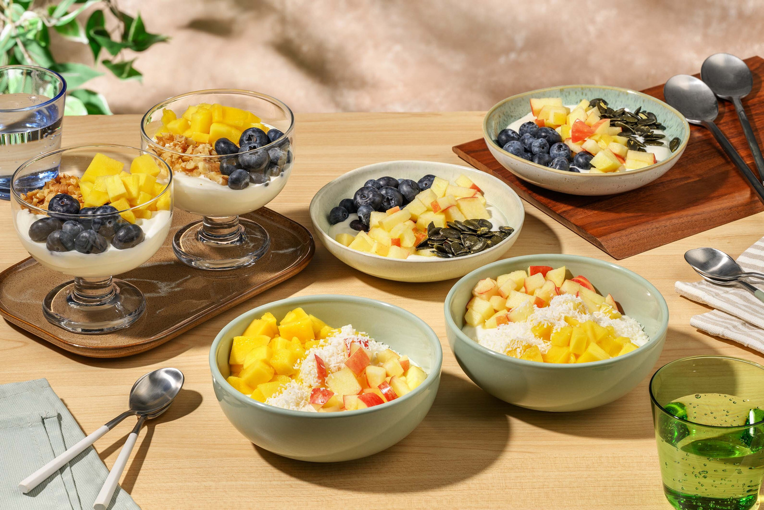 Ontbijtbowls met kwark en vers fruit