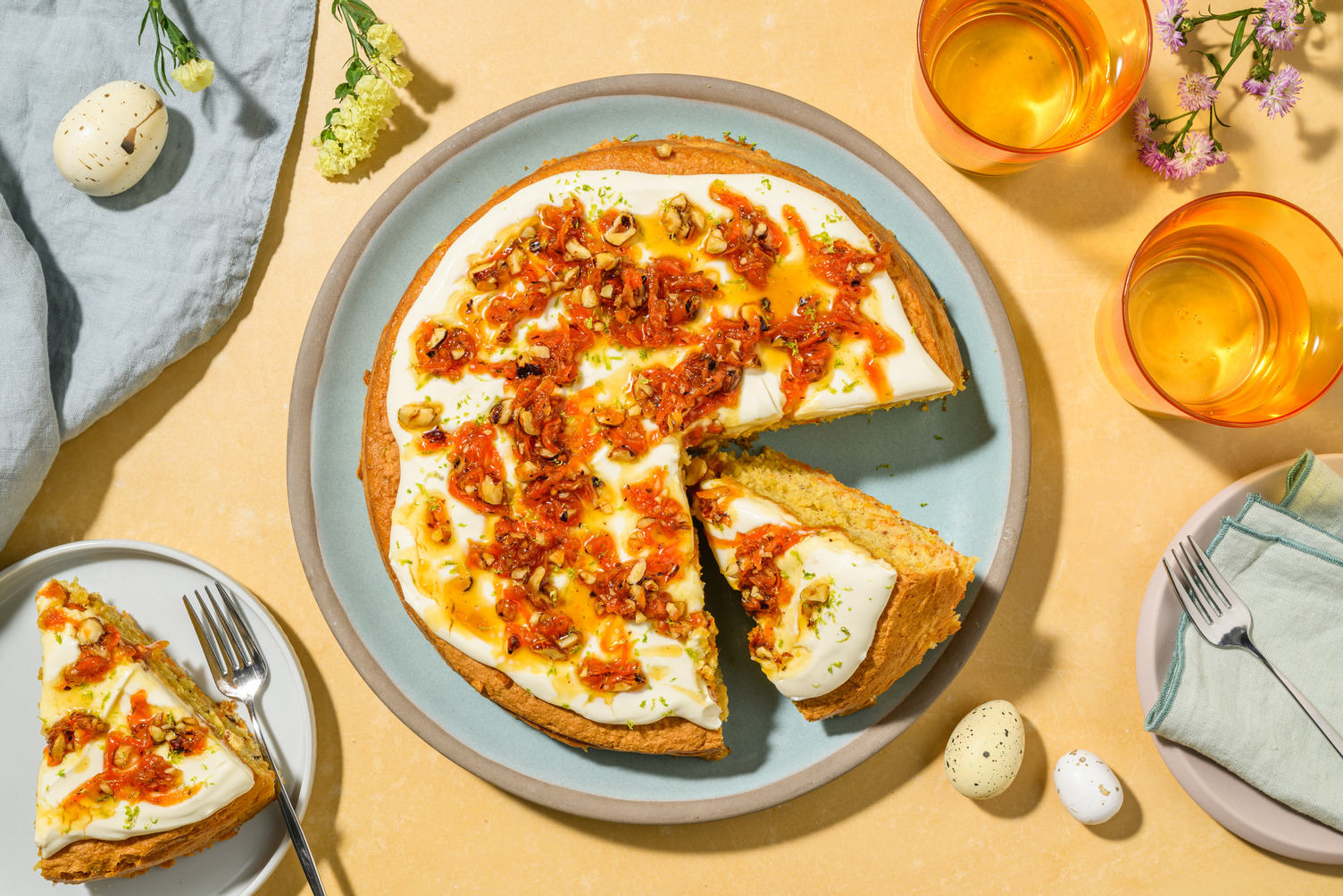 Saftiger Carrot Cake mit Creamcheese-Nuss-Topping