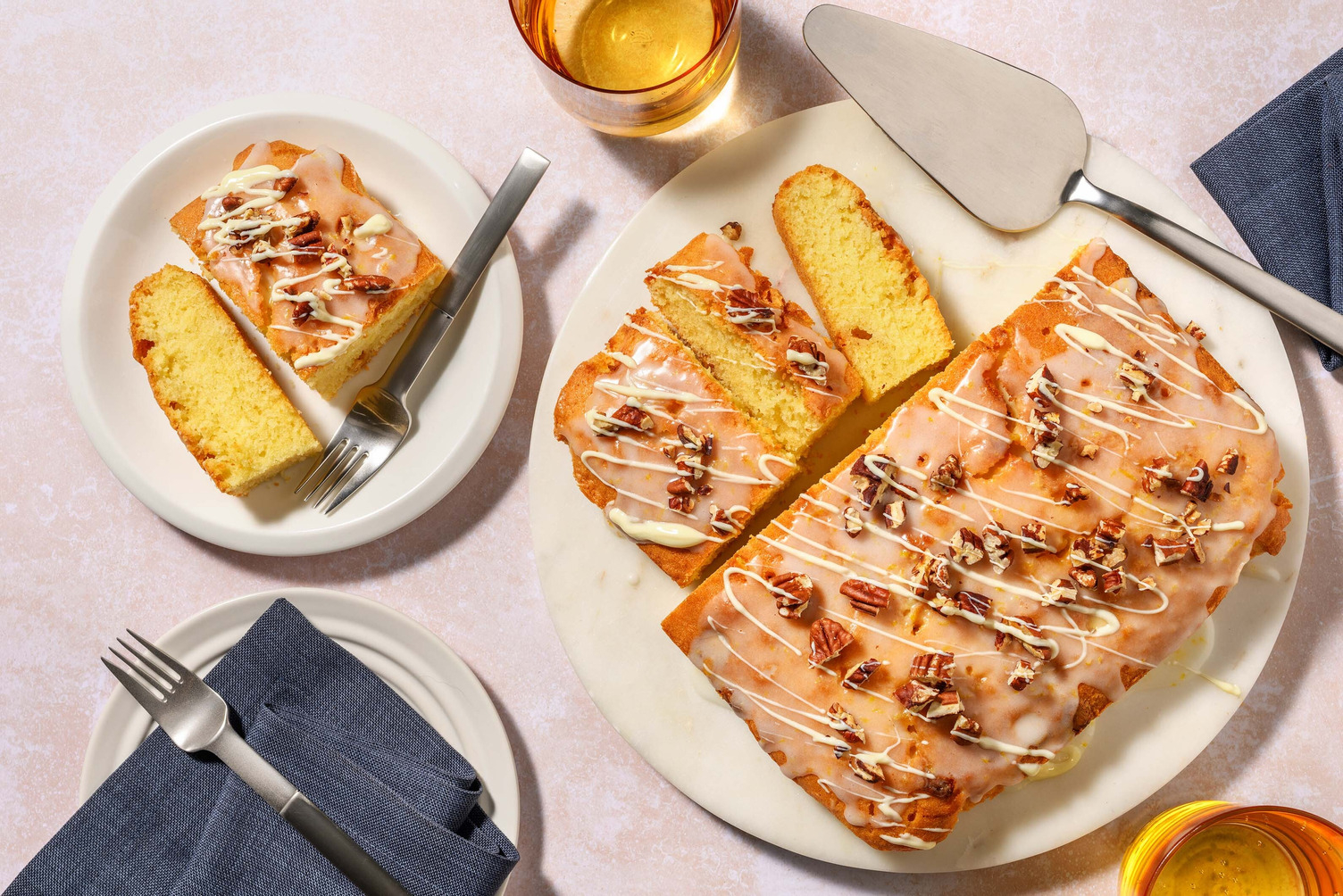 Zitronenkuchen mit weißen Schokodrops & Pekannüssen