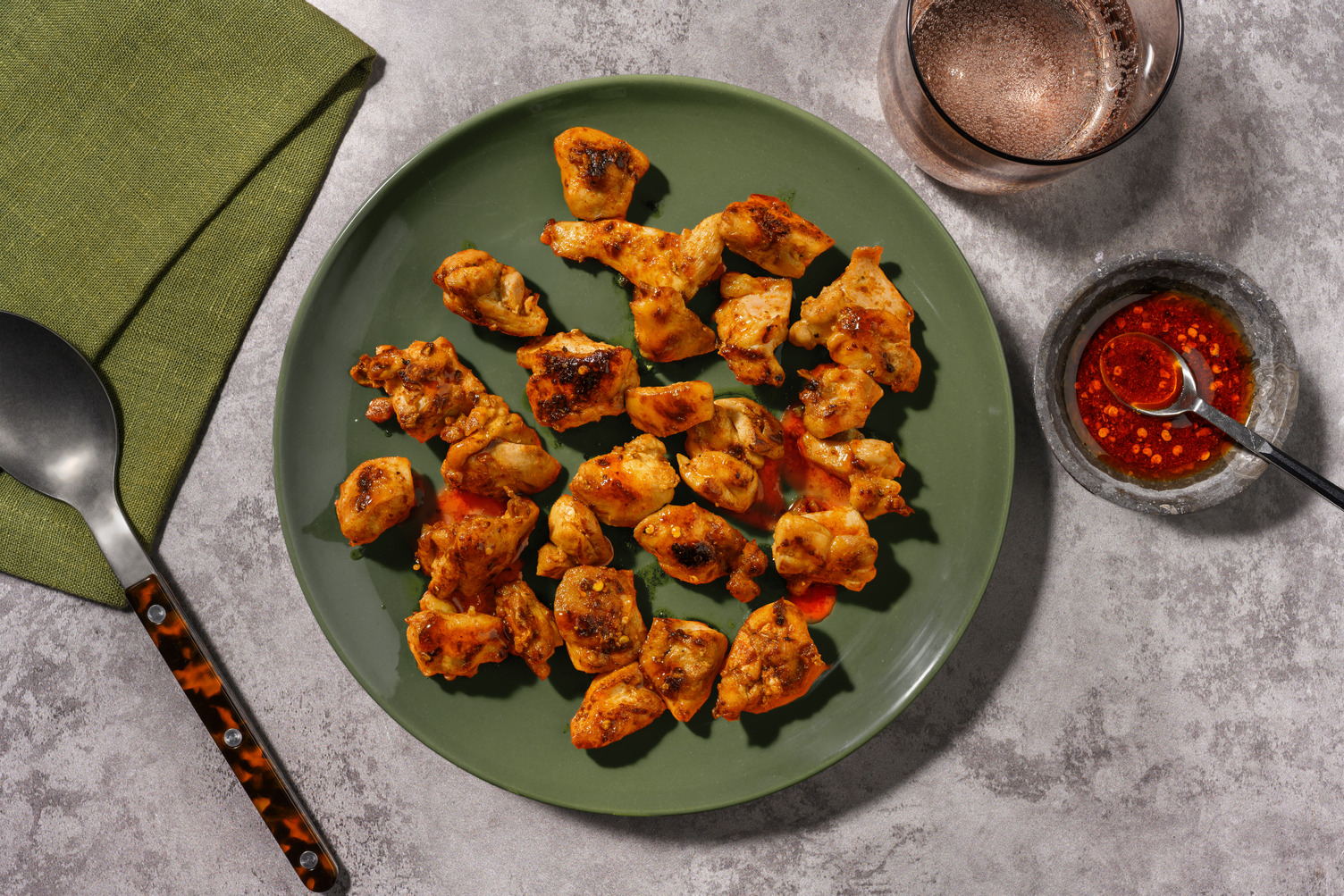 Pepite di pollo in salsa Buffalo al miele e paprika