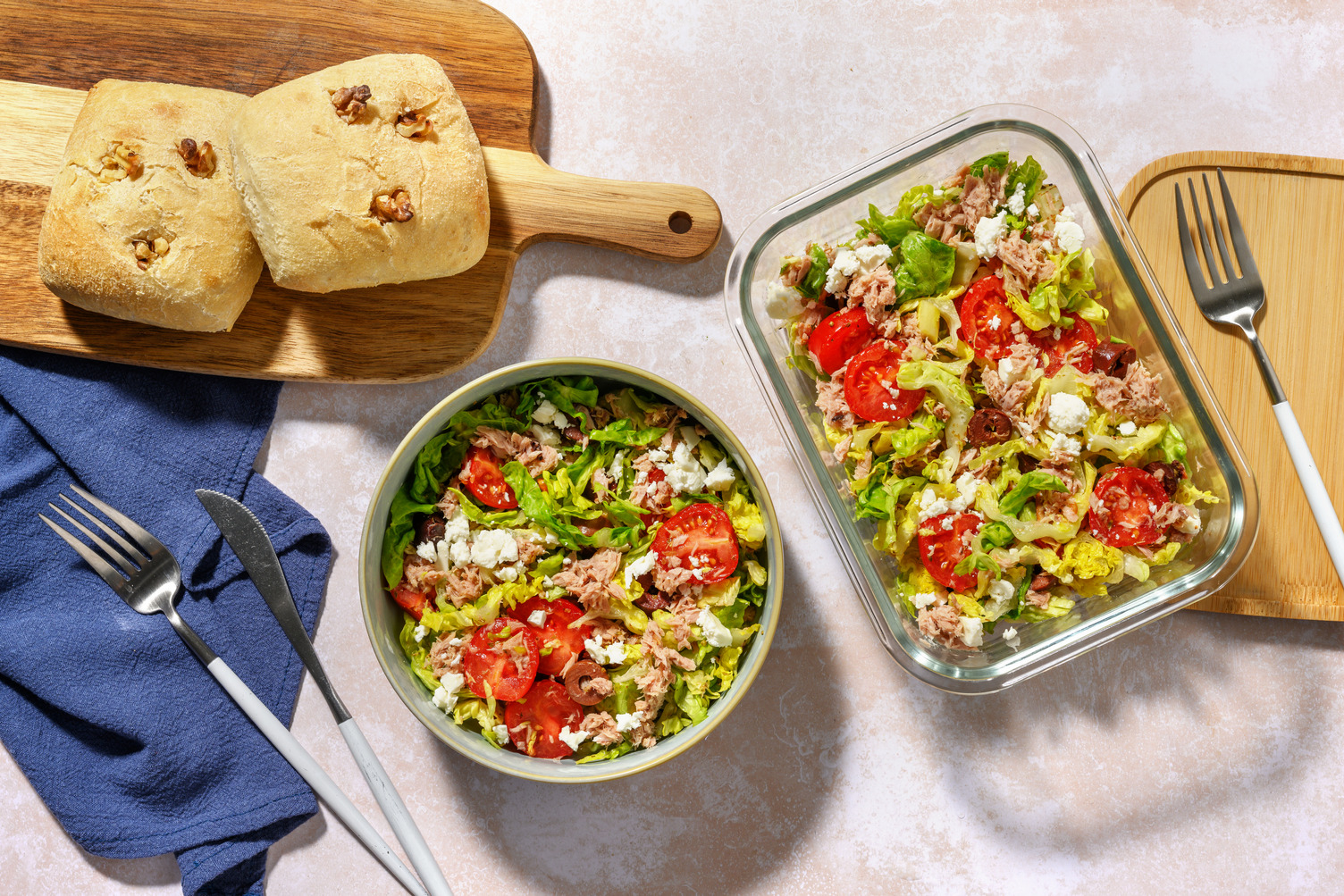 Salade de thon, olives & fromage à la grecque