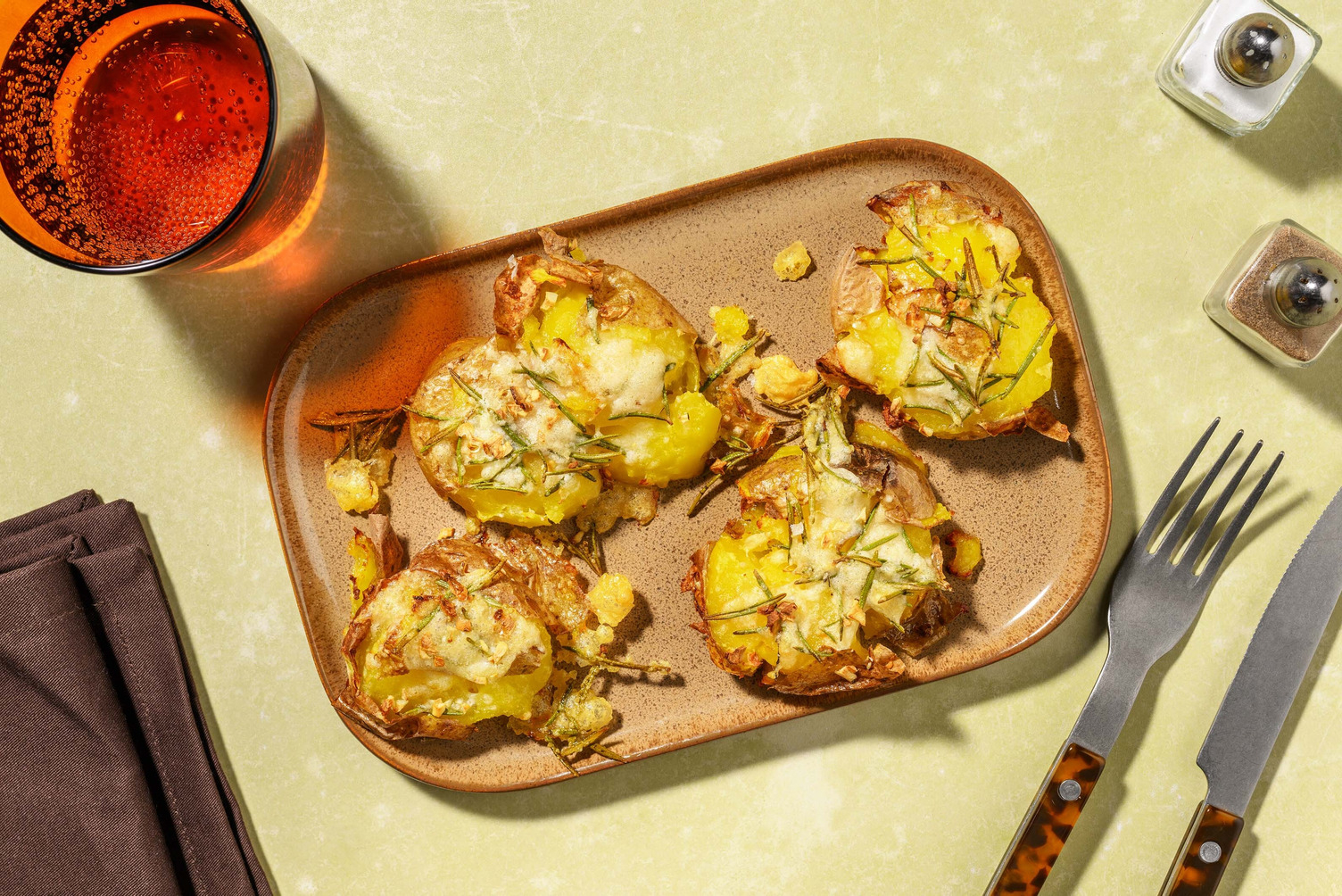 "Smashed potatoes" al rosmarino e aglio