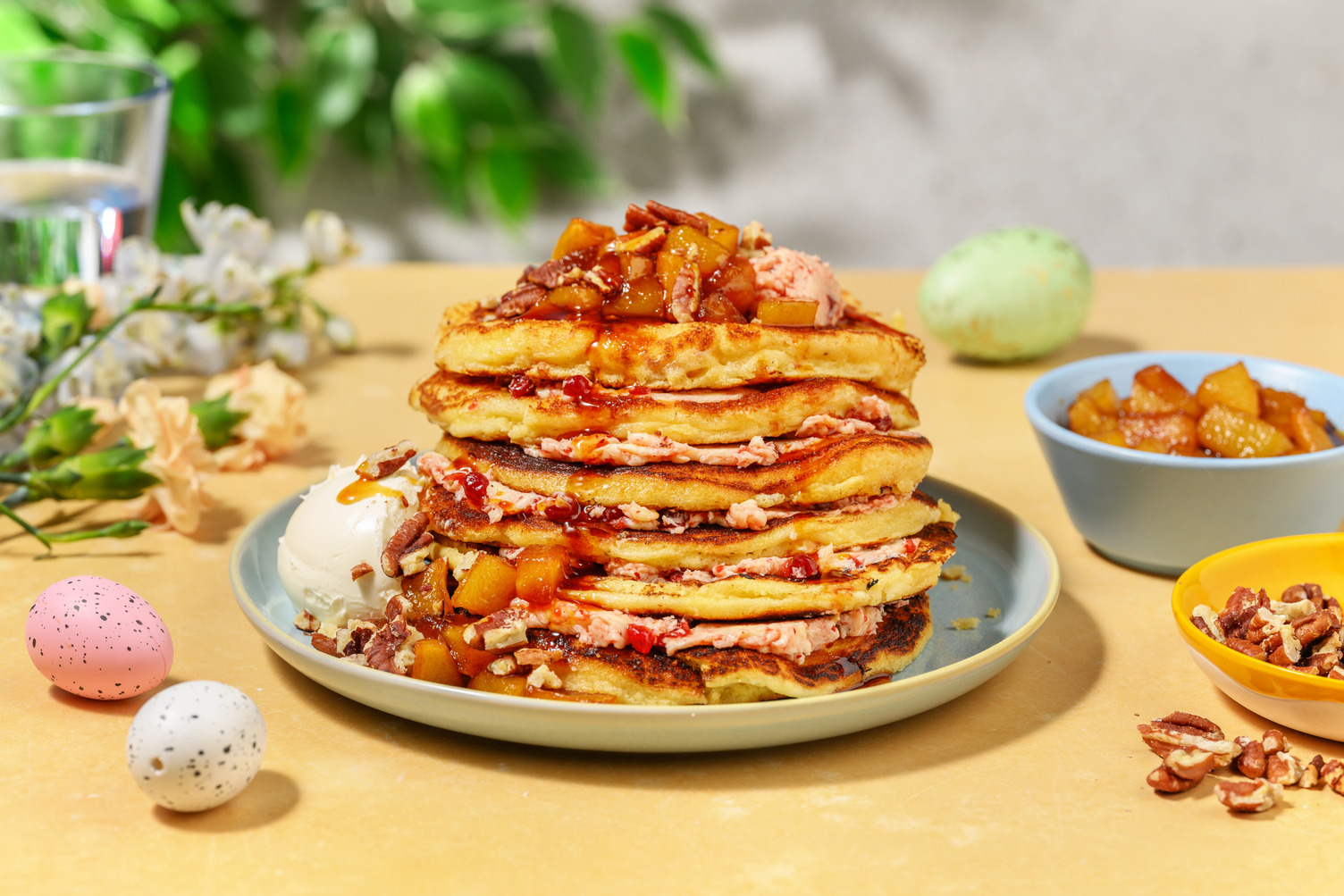 Brunch deluxe: Pancakes mit Preiselbeerbutter 