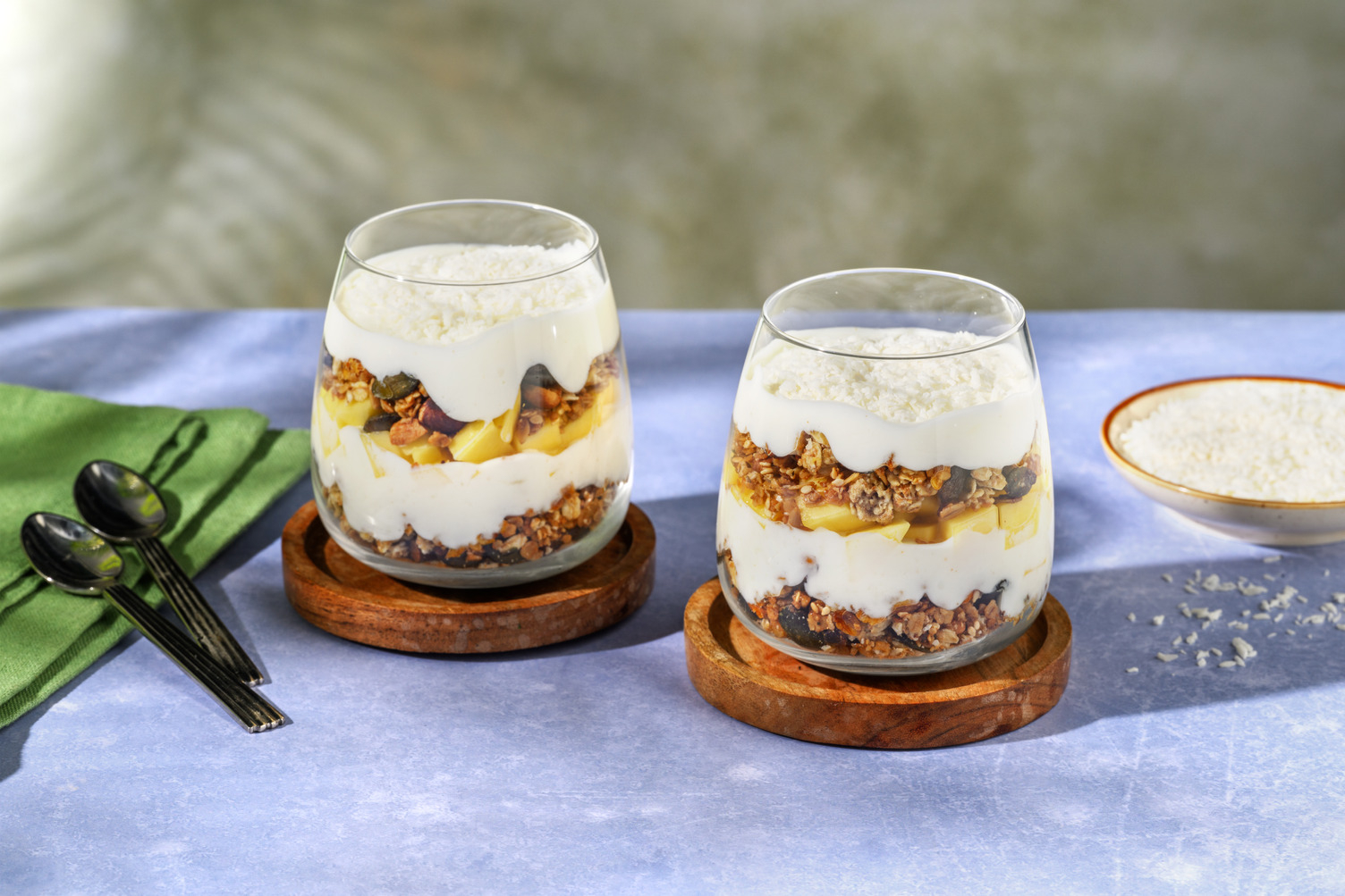 Verrines des îles : yaourt, mangue & coco