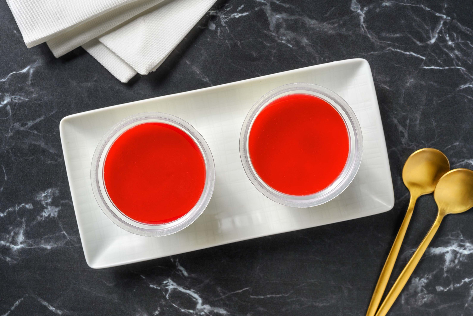 Panna cotta au coulis de framboises