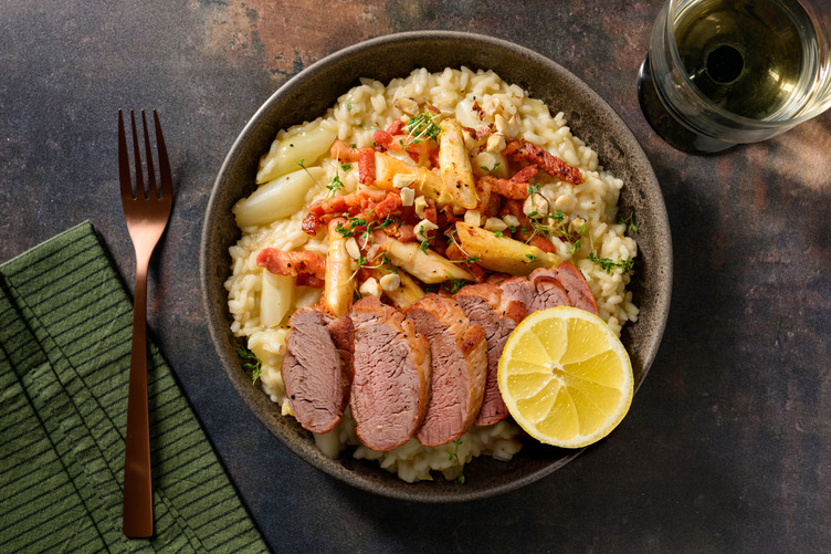 Risotto aus weißem Spargel und Bacon mit extra Bio-Schweinefilet