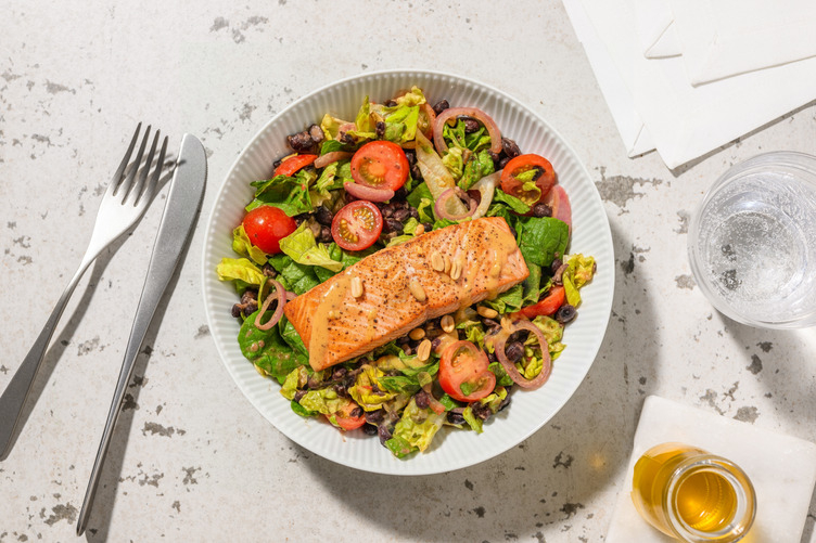 Karibischer Lachssalat mit Kiwi-Chili-Dressing