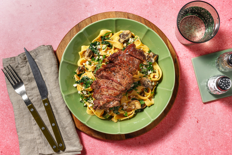 Fettuccine mit Tomatenrahm und Bio-Roastbeef