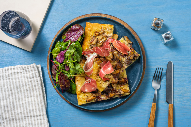 Flammkuchen mit Kräuterseitlingen & Prosciutto