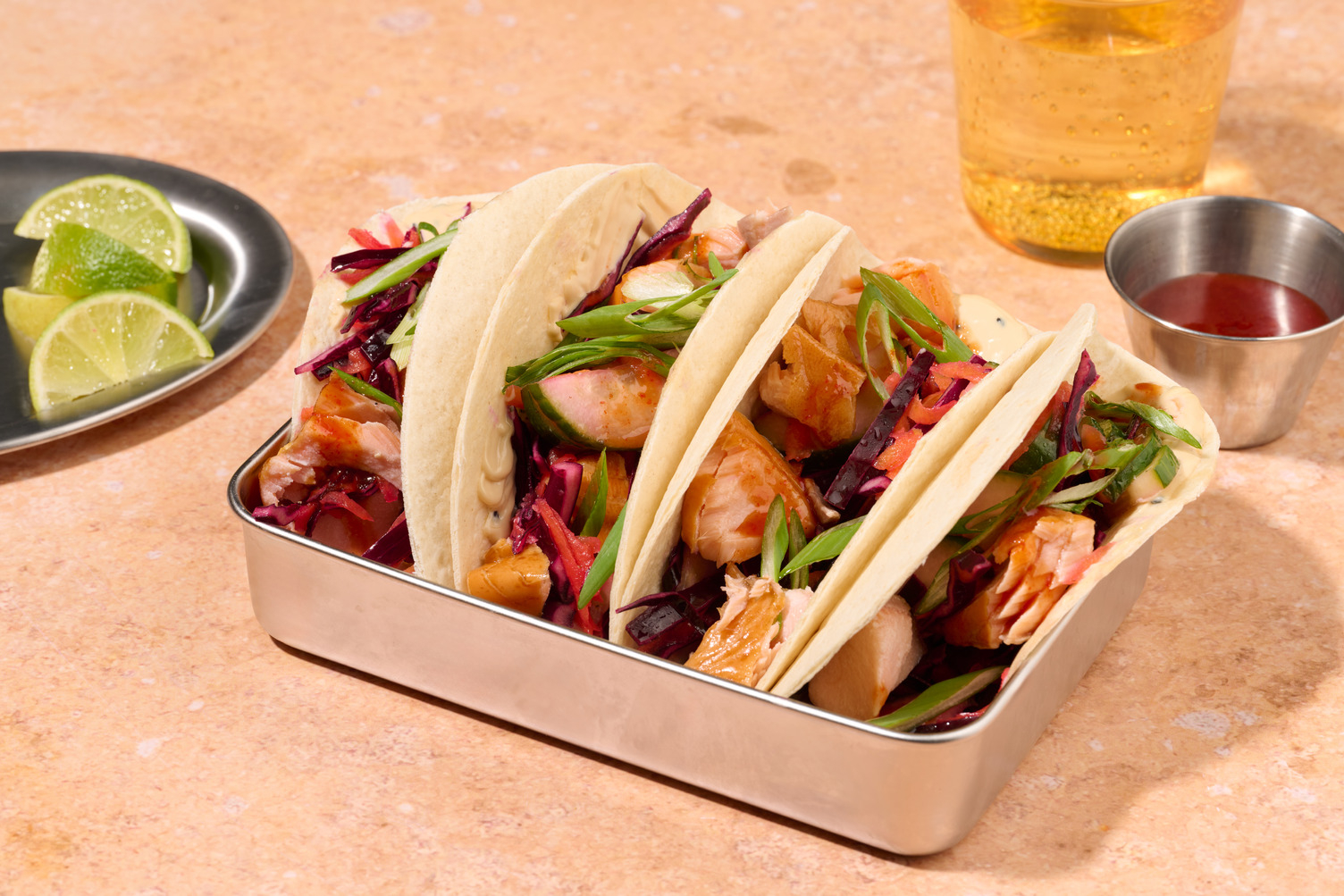 Snabblagade tacos på varmrökt lax