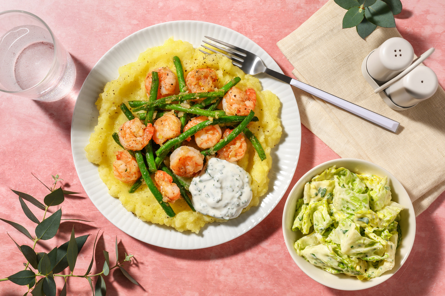 Riesencrevetten auf Kräuter-Pastinakenpüree