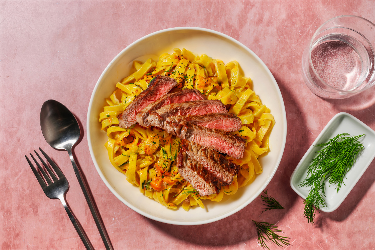 Krämig pasta med rumpstek