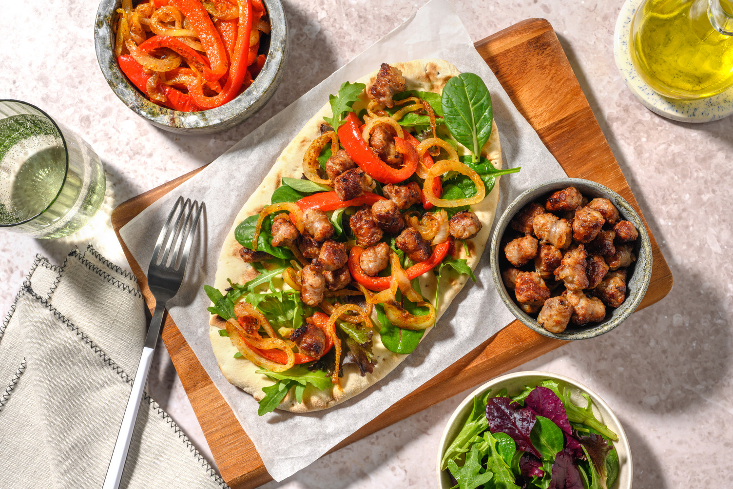 Naan alla salsiccia e peperoni alle spezie
