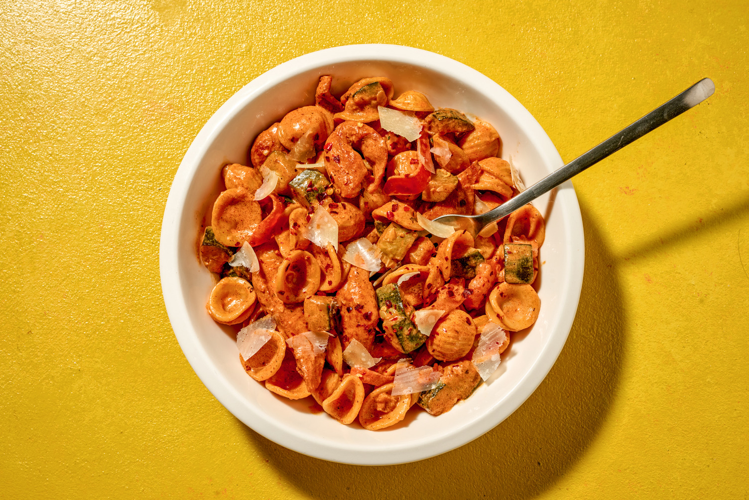 Cajunkrydret kyllingpasta med bacon