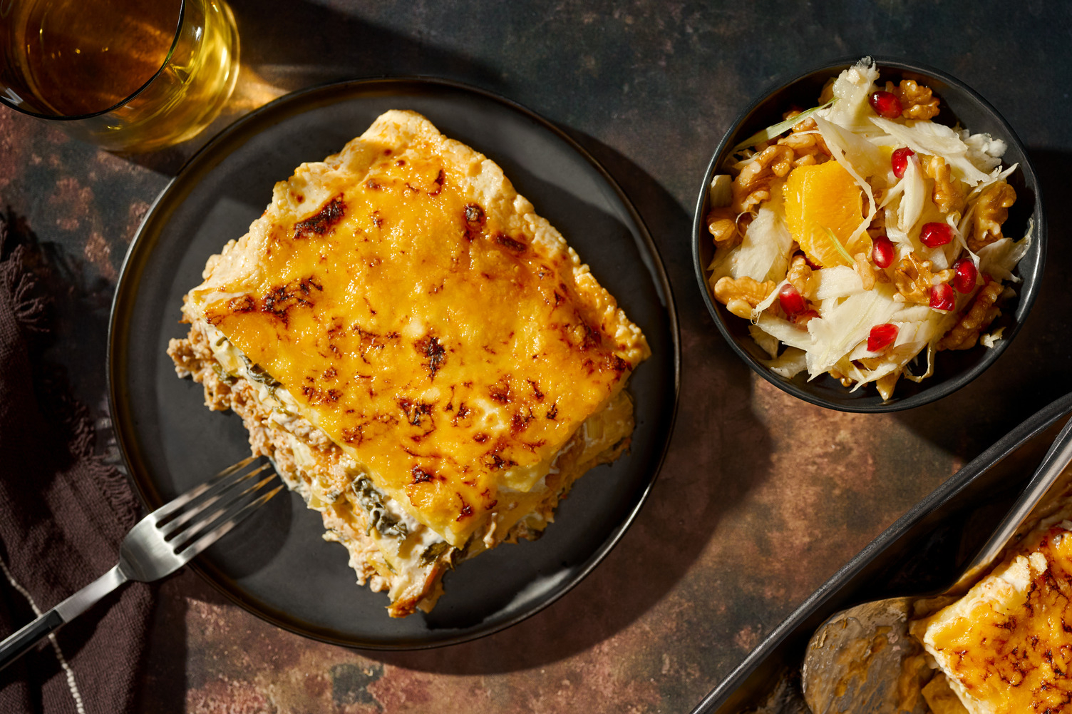Ostegratineret pulled pork-lasagne