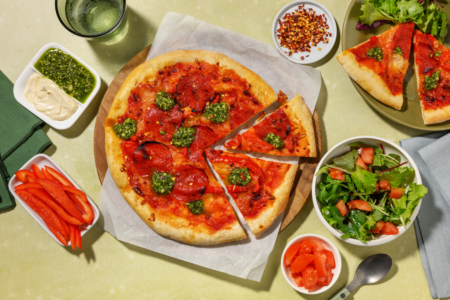 Build Your Own: Cheese and Tomato Pizzas