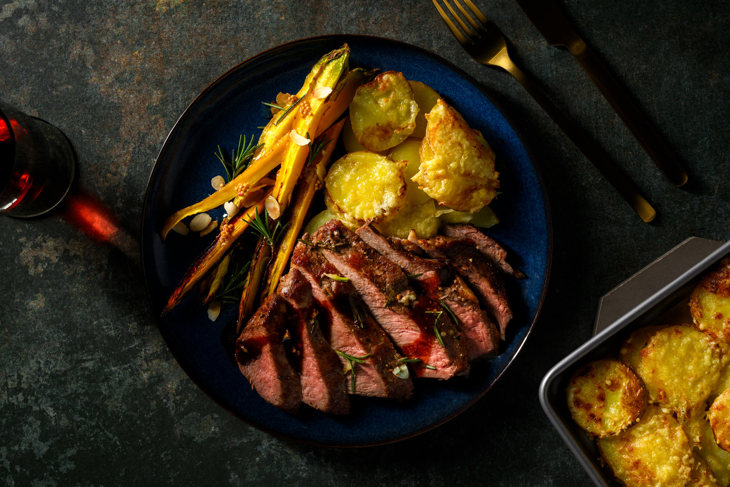 Entrecote met rode wijn-kalfsjus en aardappelgratin