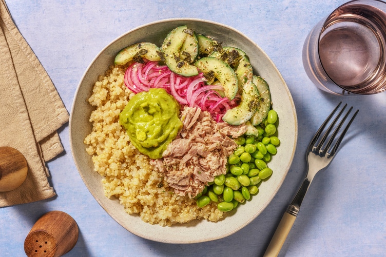 Tonijn-avocadobowl met sojabonen en guacamole