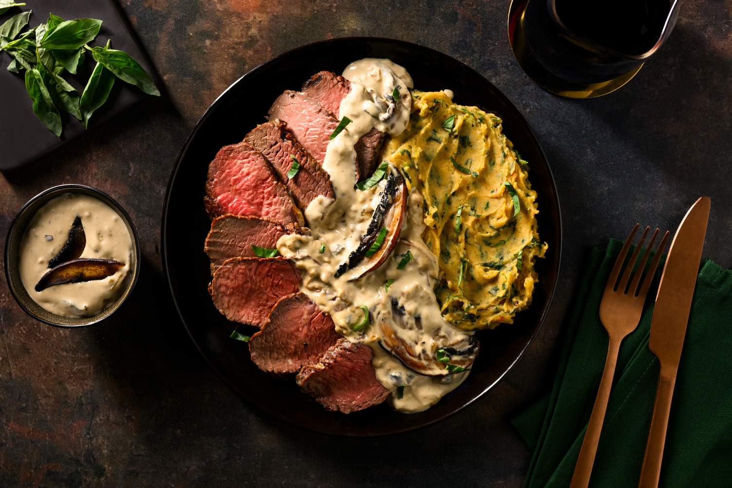 Filet mignon in portobello-roomsaus