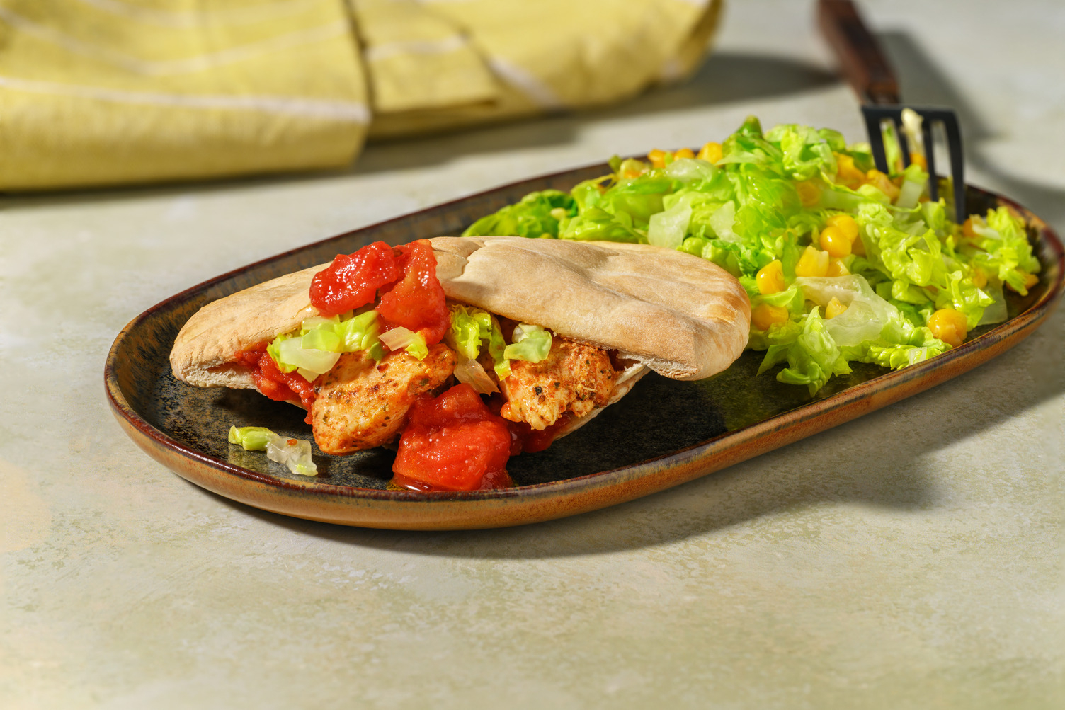 Tex-Mex Chicken & Tomato Relish Pita Pockets